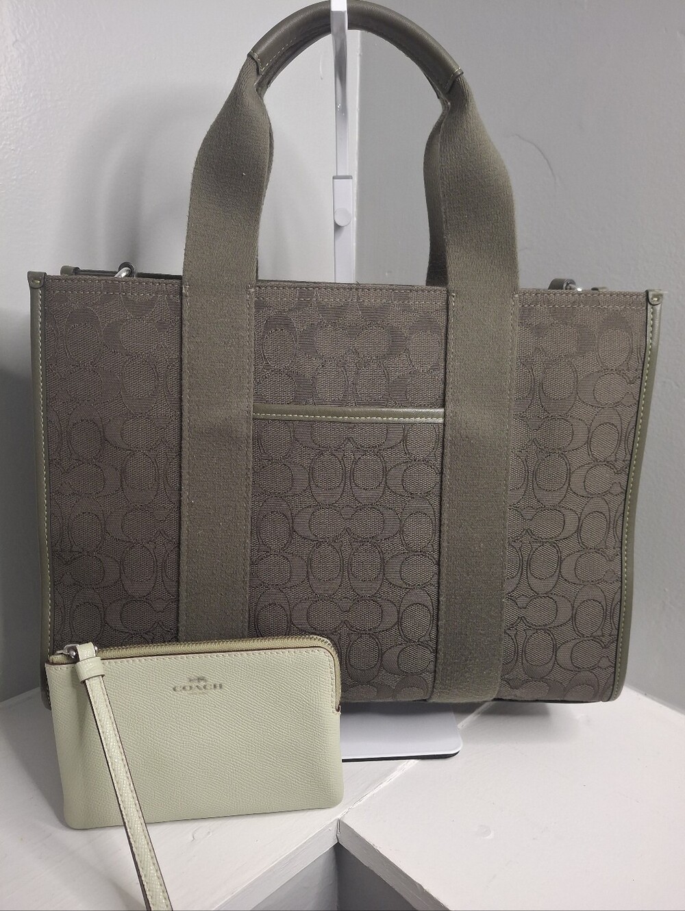 Coach Signature Jacquard Army Green Tote Bag & Corner Zip Wristlet Set